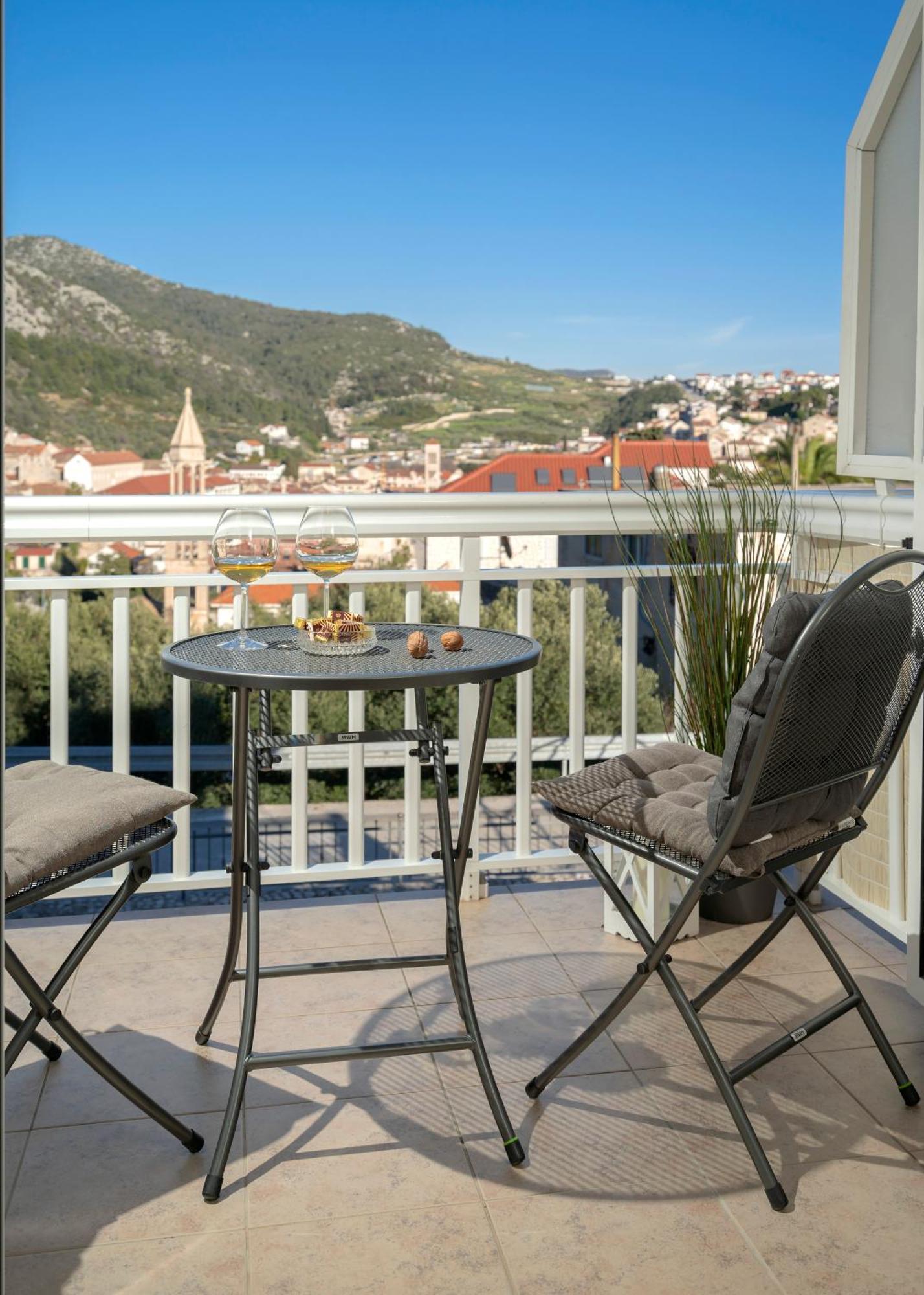 Longin - Zf Hvar *